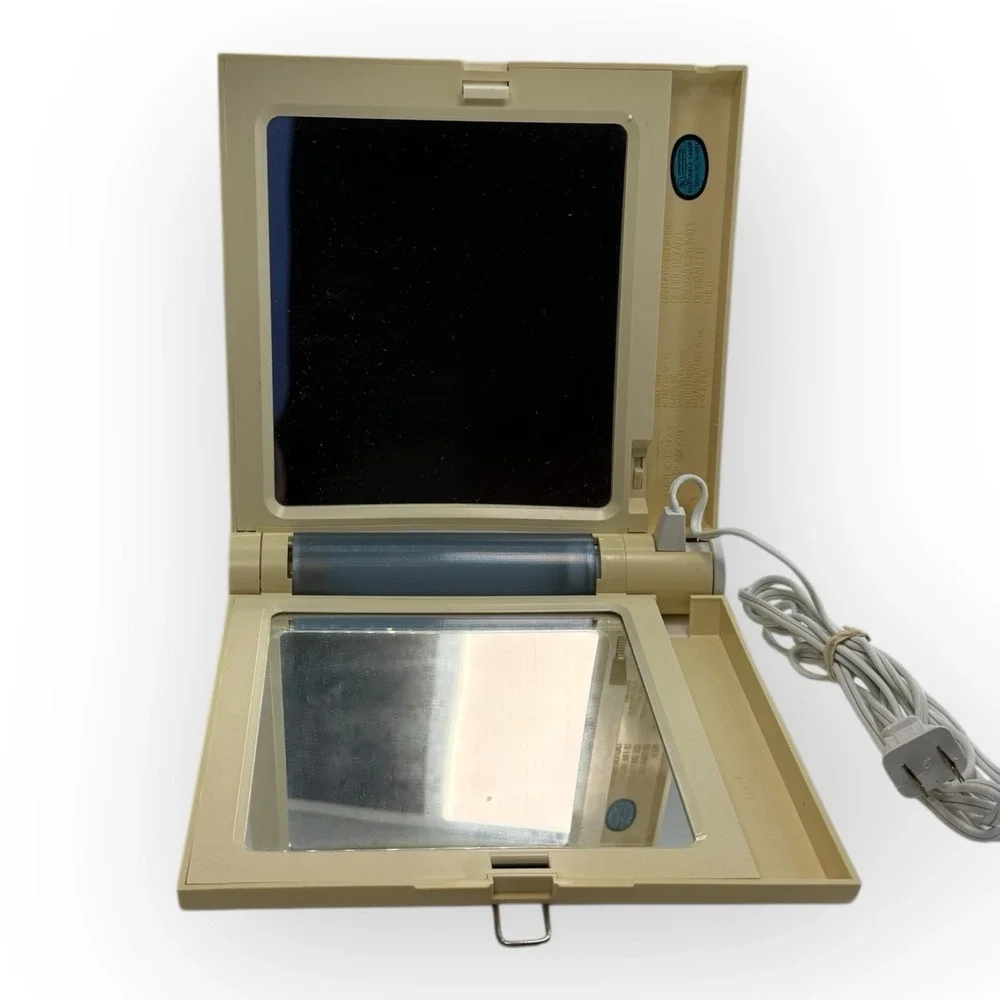 Clairol Take A Look Lighted Vanity Travel Mirror TM-1 1979 Make-Up Retro Vintage